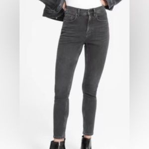 Everlane The High-Rise‎ ankle Jeans , Womens size 27 Regular, black wash